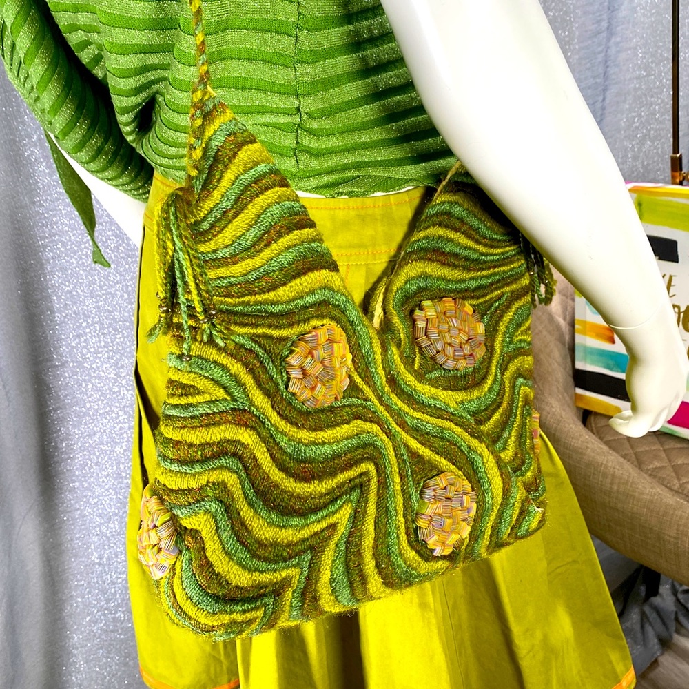 ✨HP✨VINTAGE PRISTINE Textured Intricate Embroidery Circles of Tight Media Bag - Picture 3 of 17